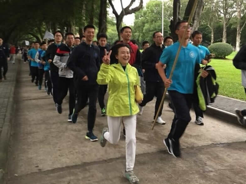 决胜赛场,斗志昂扬