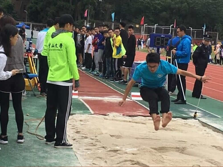 决胜赛场,斗志昂扬