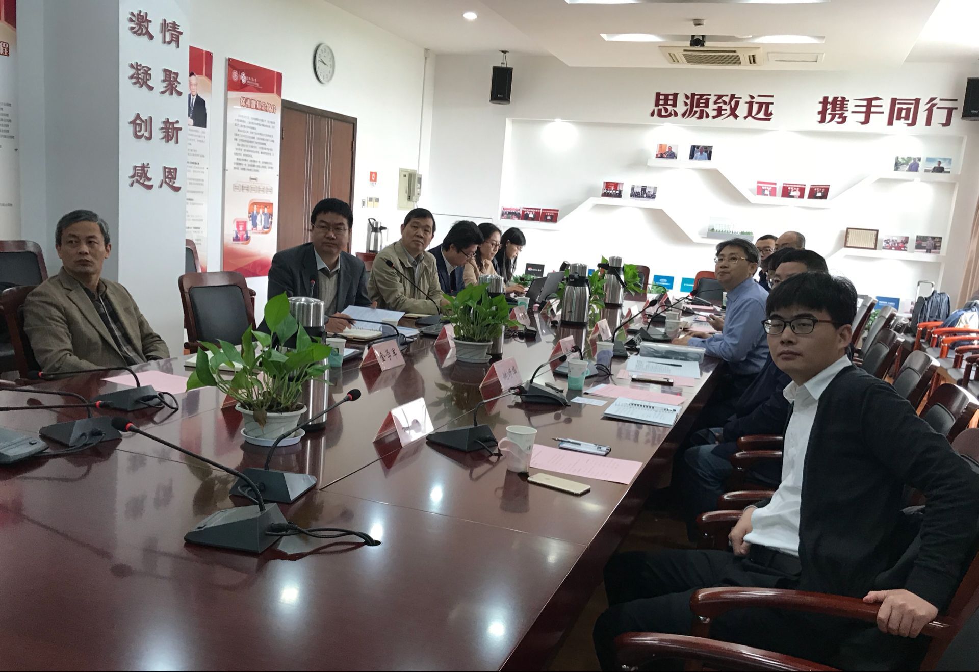 beat365在线唯一官网赴上海交通大学材料科学与材料工程学院考察学习