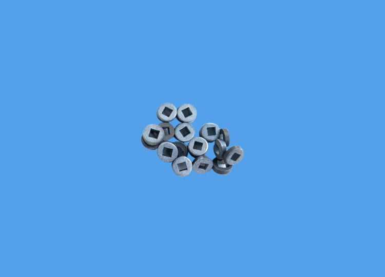 内孔是正方形的平面4极磁环 8x3x3mm